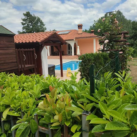 Zahtila Villa *